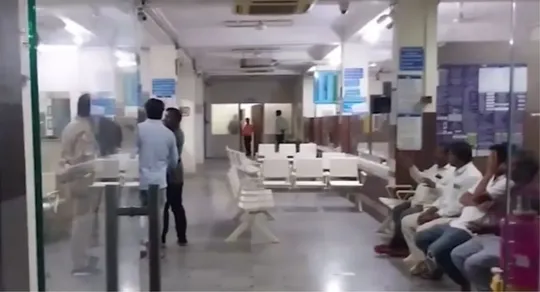 SBI बैंक की पूरी ब्रांच को बंधक बनाकर 21 करोड़ की लूट, खाता खुलवाने के बहाने घुसे थे लुटेरे